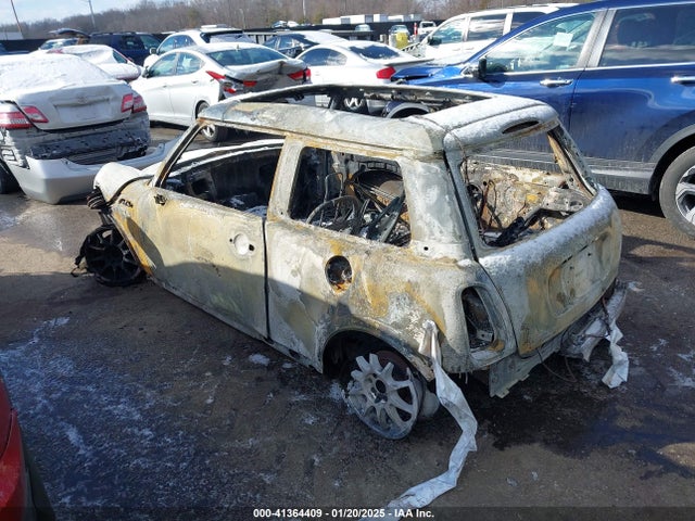 2005 MINI COOPER WMWRC33535TJ69360 Photo 2