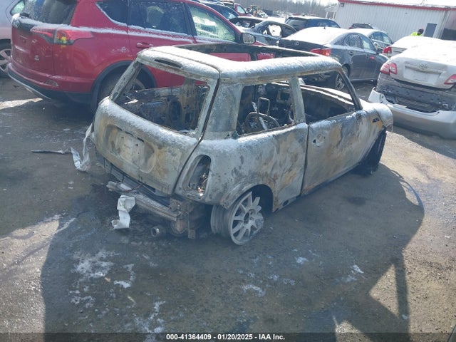 2005 MINI COOPER WMWRC33535TJ69360 Photo 3