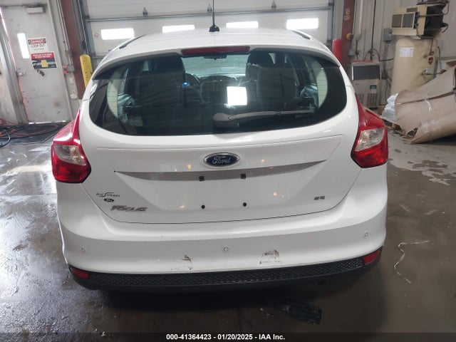 Ford FOCUS SE 2014 1FADP3K28EL255231 Image 16