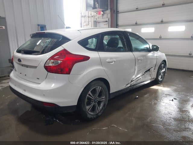Ford FOCUS SE 2014 1FADP3K28EL255231 Image 4