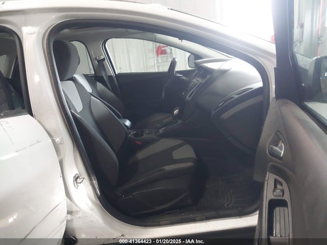 Ford FOCUS SE 2014 1FADP3K28EL255231 Image 5