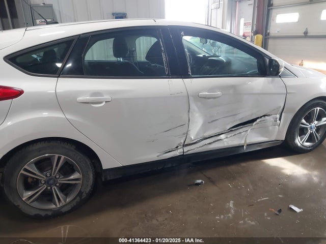 Ford FOCUS SE 2014 1FADP3K28EL255231 Image 6