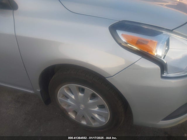 Nissan Versa 1.6 S 2018 3N1CN7AP9JL888127 Image 12