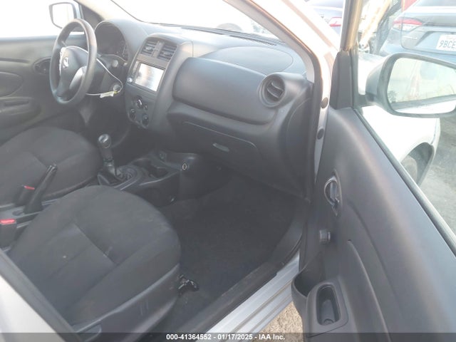Nissan Versa 1.6 S 2018 3N1CN7AP9JL888127 Image 5