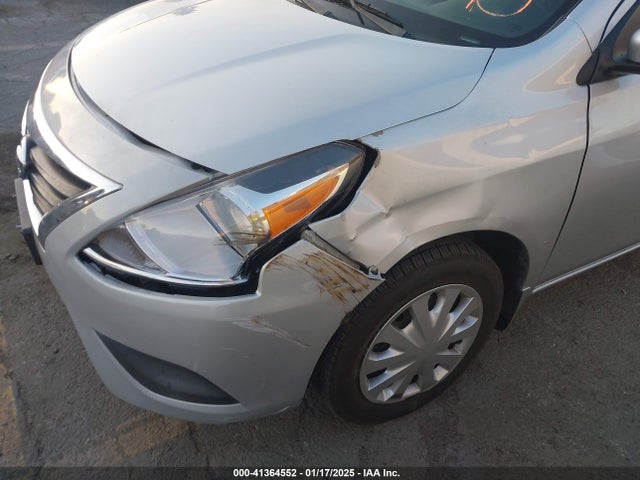 Nissan Versa 1.6 S 2018 3N1CN7AP9JL888127 Image 6