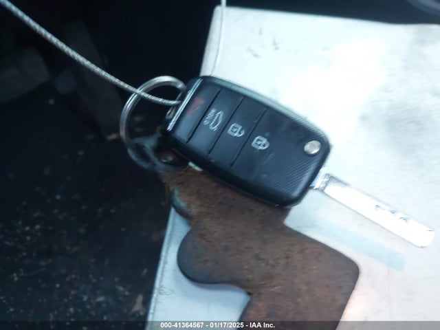 5XXGT4L32JG194758 KIA Optima Lx