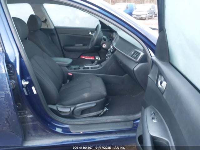 5XXGT4L32JG194758 KIA Optima Lx