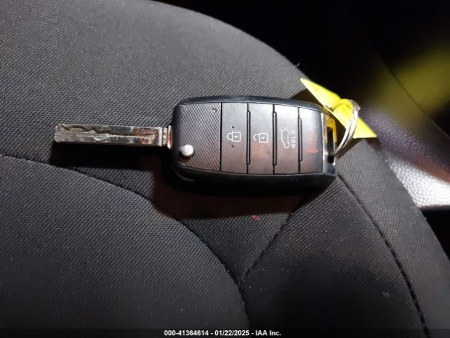 KNDJN2A2XF7137092 KIA Soul !