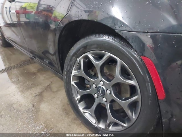 Chrysler 300 300s 2015 2C3CCAGG3FH787418 Image 17