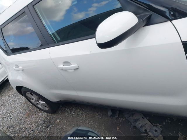 KNDJN2A27K7661858 KIA Soul