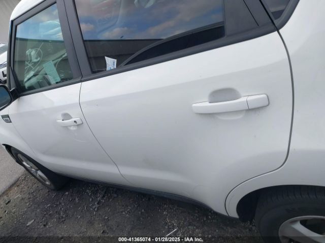 KNDJN2A27K7661858 KIA Soul