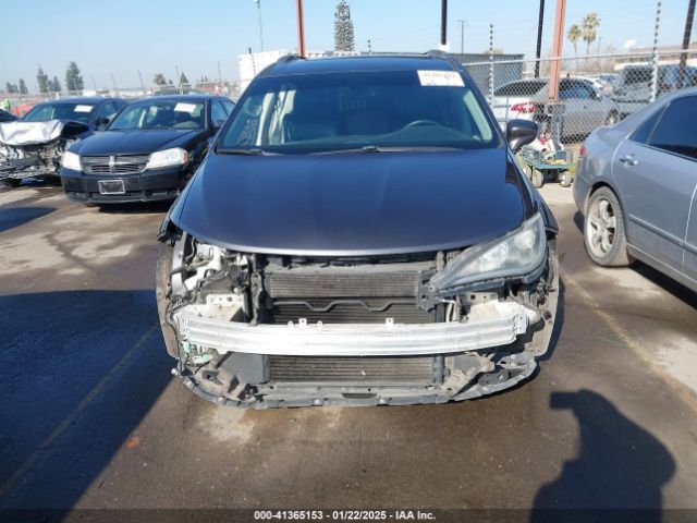 2C4RC1BG8JR119811 Chrysler Pacifica Touring L