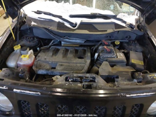 1C4NJRFB1FD244922 Jeep Patriot Latitude