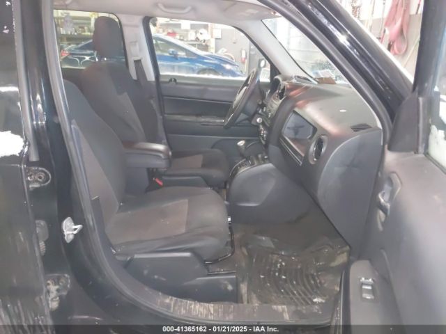 1C4NJRFB1FD244922 Jeep Patriot Latitude