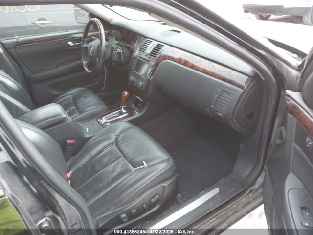 2011 CADILLAC DTS 1G6KH5E66BU123957 Photo 4
