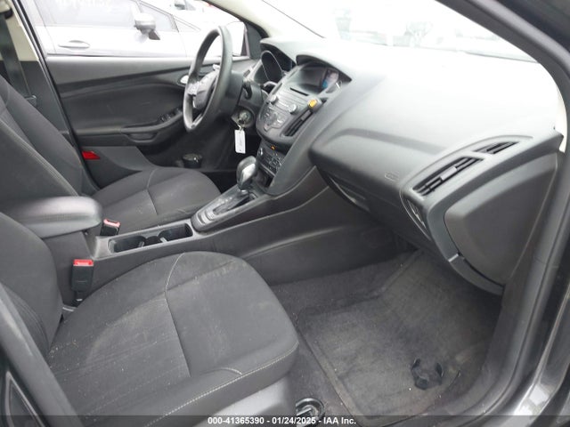 1FADP3F29HL309361 Ford FOCUS SE