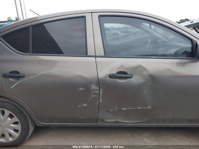 Nissan Versa 1.6 S+ 2014 3N1CN7APXEL860455 Image 13