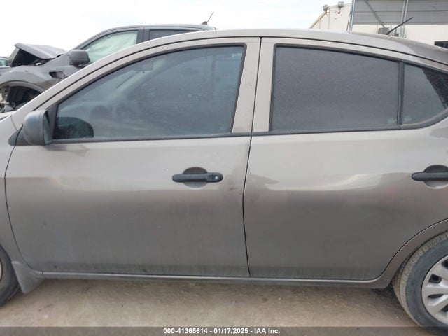 Nissan Versa 1.6 S+ 2014 3N1CN7APXEL860455 Image 14