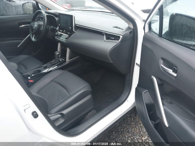 7MUEAABG1NV023607 Toyota Corolla Cross Xle