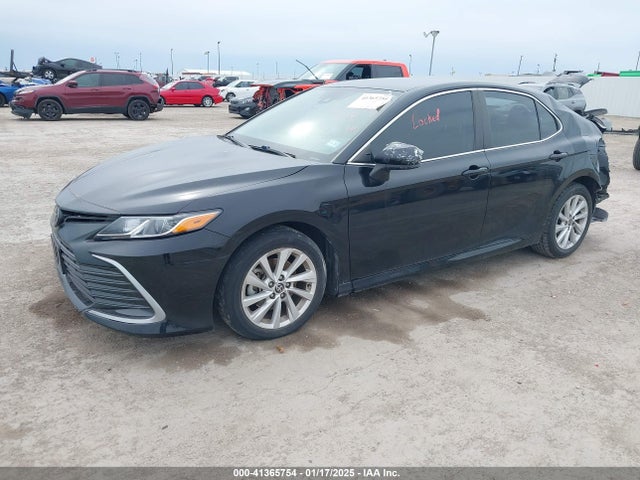 Toyota CAMRY LE 2022 4T1C11AK4NU642099 Image 2