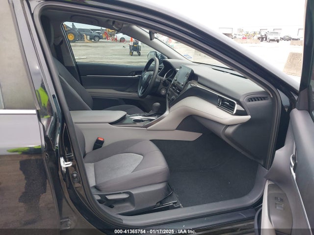 Toyota CAMRY LE 2022 4T1C11AK4NU642099 Image 5