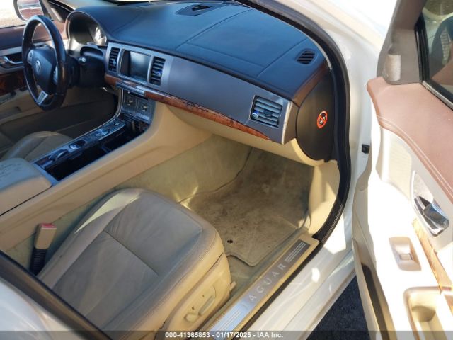2009 JAGUAR XF SAJWA05B39HR28869 Photo 4