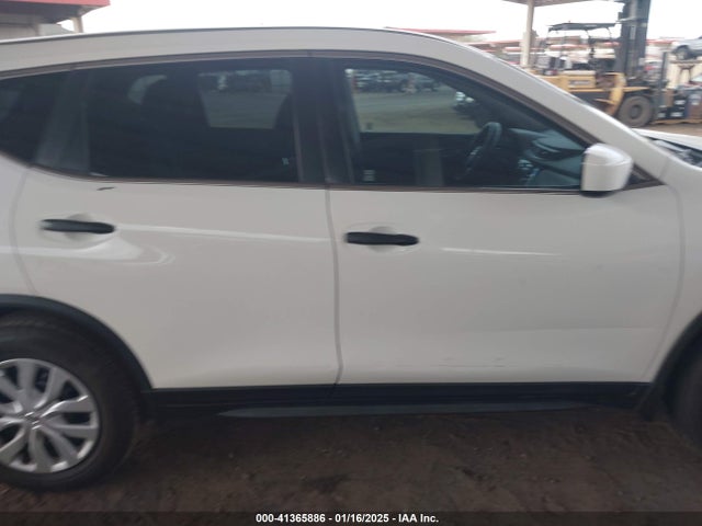 Nissan ROGUE S 2017 JN8AT2MT3HW136549 Image 13