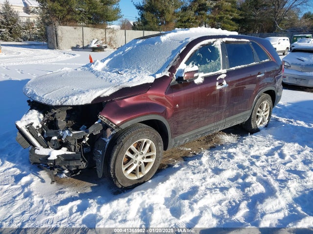 KIA SORENTO LX 2014 5XYKT3A68EG428369 Image 2