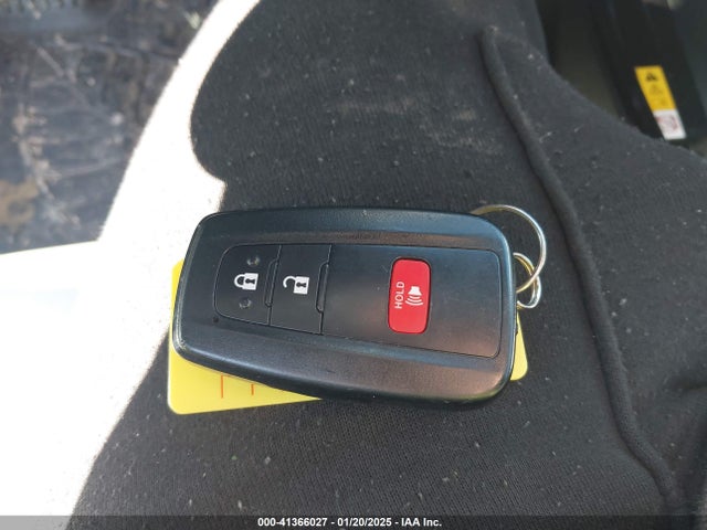 Toyota Prius Xle Awd-e 2020 JTDL9RFU5L3014612 Image 11
