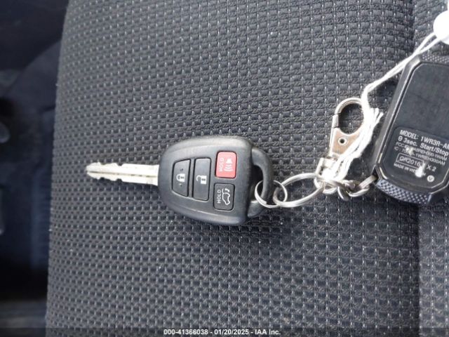 JTMRFREV8GJ100740 Toyota Rav4 Xle