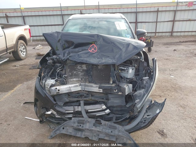 5TDKZRFH0KS560116 Toyota Highlander Xle