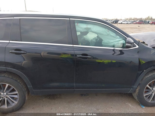 5TDKZRFH0KS560116 Toyota Highlander Xle