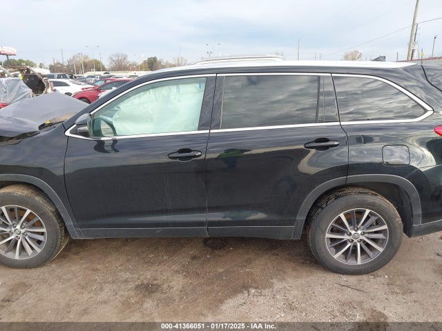5TDKZRFH0KS560116 Toyota Highlander Xle