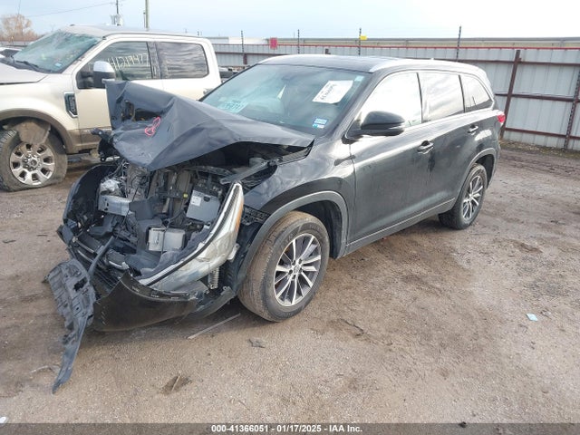 5TDKZRFH0KS560116 Toyota Highlander Xle