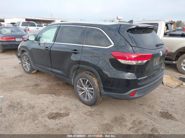 5TDKZRFH0KS560116 Toyota Highlander Xle