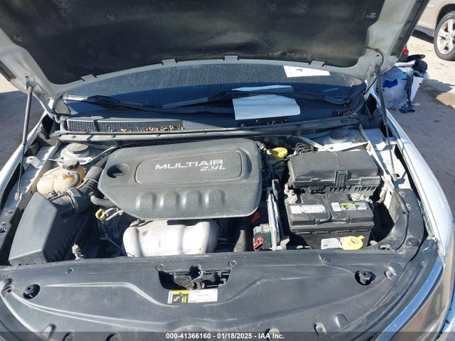 Chrysler 200 Limited 2015 1C3CCCAB3FN705364 Image 10