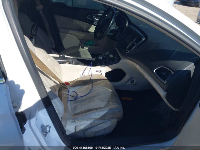 Chrysler 200 Limited 2015 1C3CCCAB3FN705364 Image 5