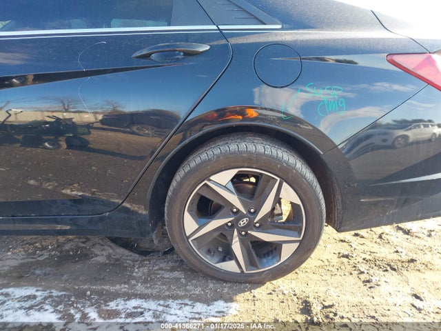 KMHLN4AG1MU099973 Hyundai ELANTRA SEL