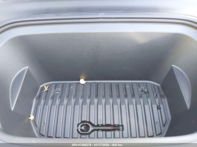 7SAYGDED7RF011175 Tesla Model Y