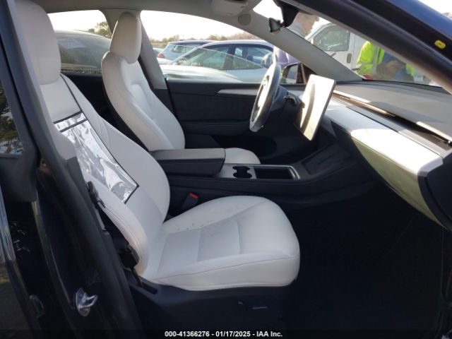 7SAYGDED7RF011175 Tesla Model Y