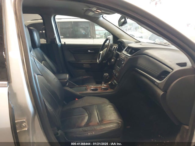 1GNKVHKD2EJ355625 Chevrolet Traverse 2lt