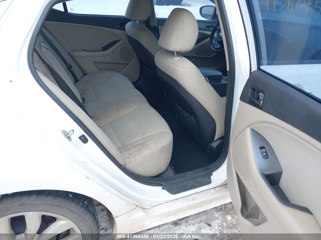 KIA Optima Lx 2014 5XXGM4A72EG302241 Image 8