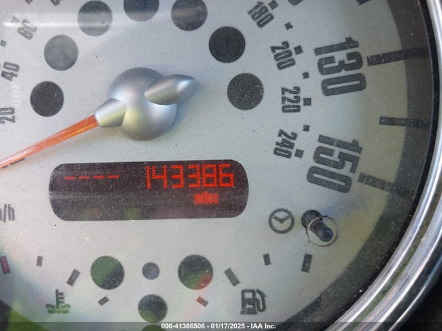 2006 MINI COOPER WMWRF33506TG15749 Photo 6