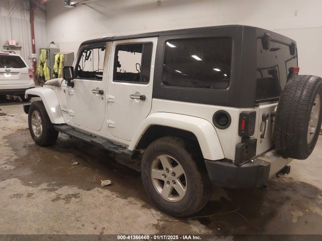 1C4BJWEG4EL164016 Jeep Wrangler Unlimited Sahara