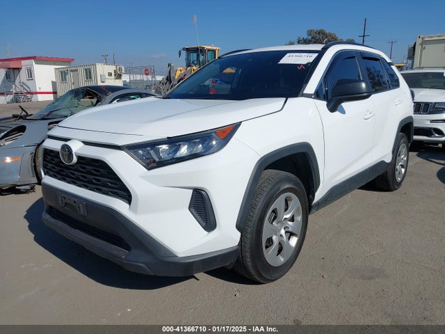 Toyota RAV4 LE 2019 2T3H1RFV9KC017158 Image 2