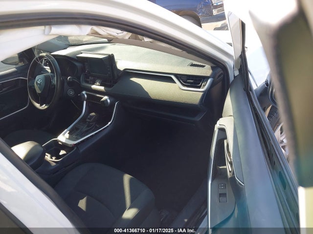 Toyota RAV4 LE 2019 2T3H1RFV9KC017158 Image 5