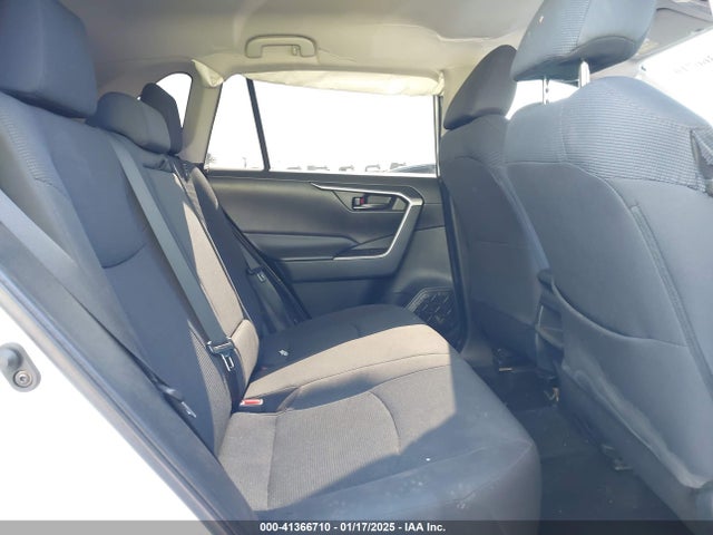 Toyota RAV4 LE 2019 2T3H1RFV9KC017158 Image 8