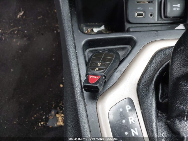 Jeep Cherokee Latitude 2014 1C4PJLCBXEW320845 Image 11