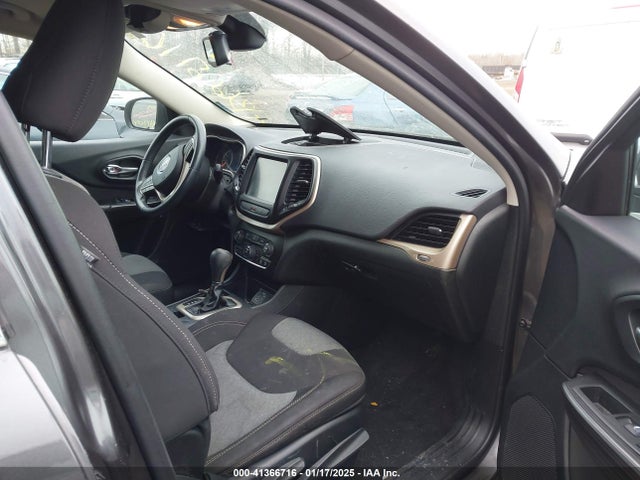 1C4PJLCBXEW320845 Jeep Cherokee Latitude