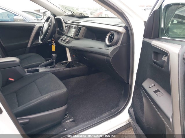 Toyota RAV4 LE 2018 2T3BFREV2JW755857 Image 5